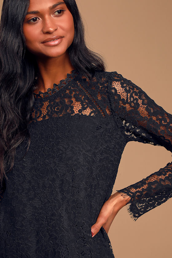 Fenrissandra Lace Shift Dress